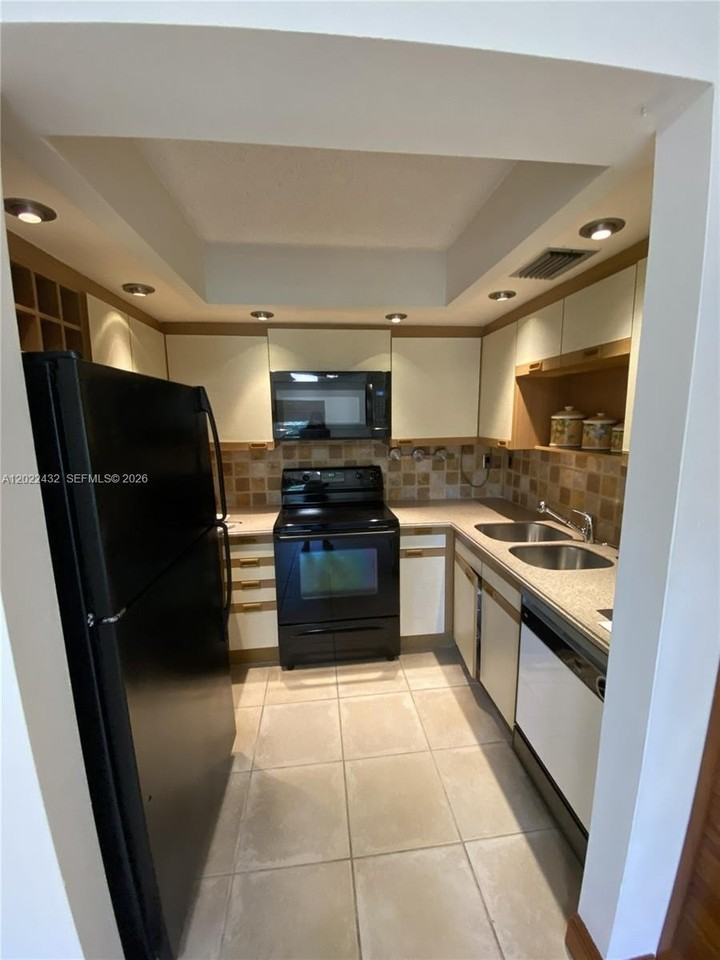 9020 Sw 125th Ave #F202 - Photo 5 of 20