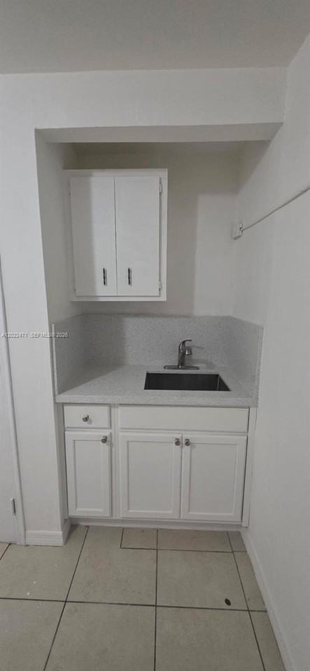 317 W 36th St #2 - Photo 3 of 9