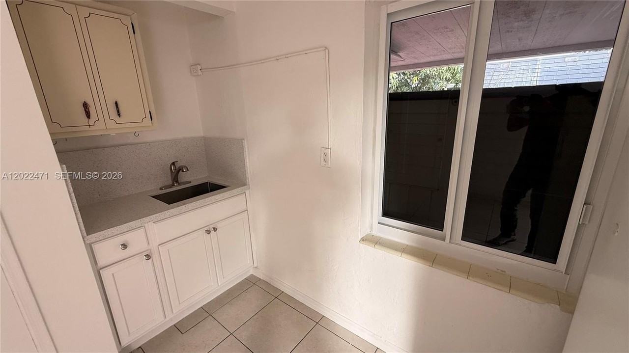 317 W 36th St #2 - Photo 7 of 9