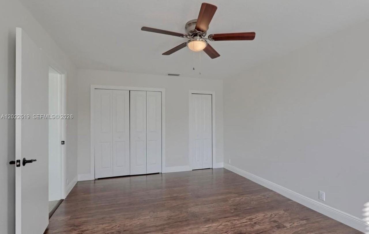 876 Gardenia Dr - Photo 4 of 21