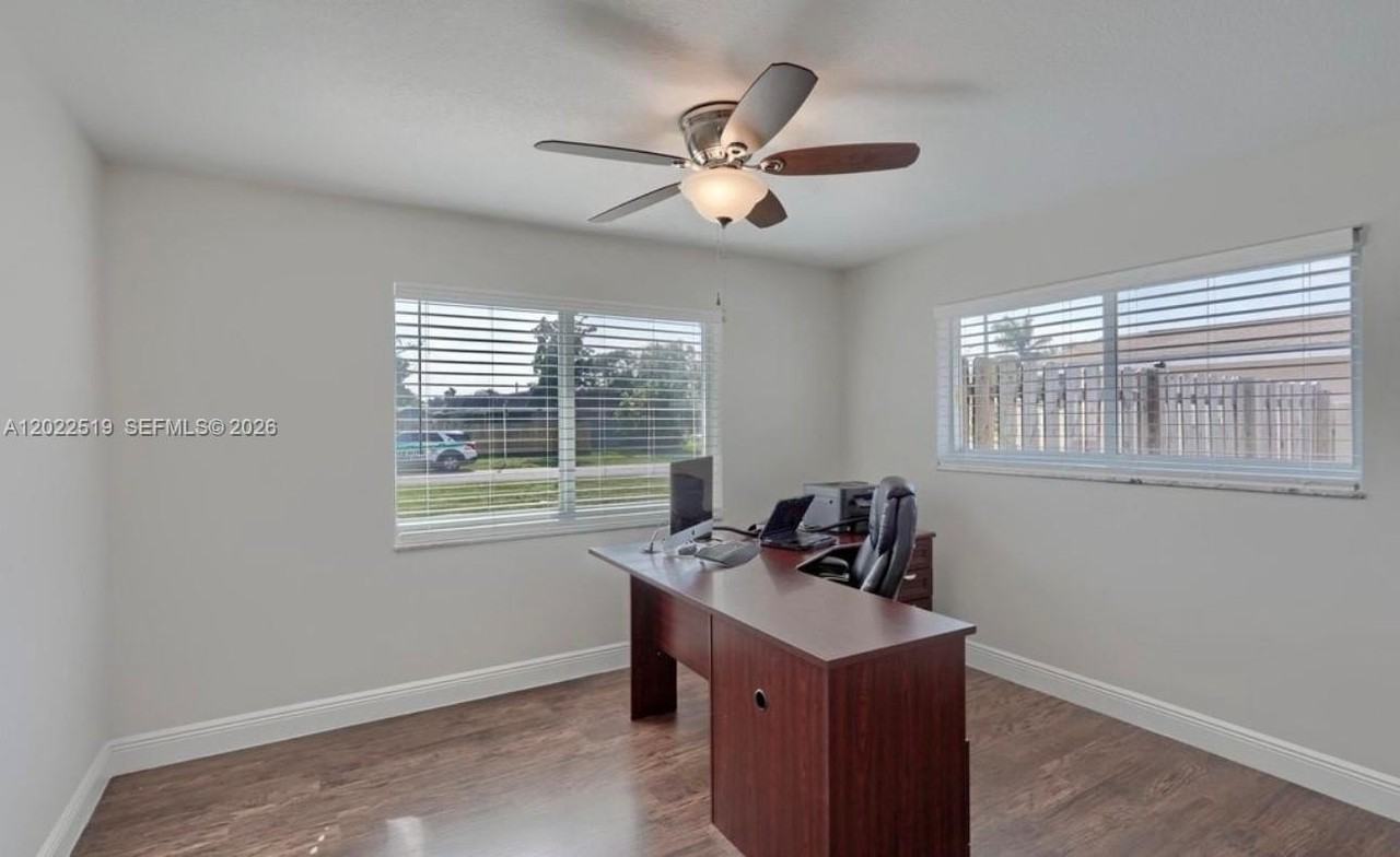 876 Gardenia Dr - Photo 6 of 21