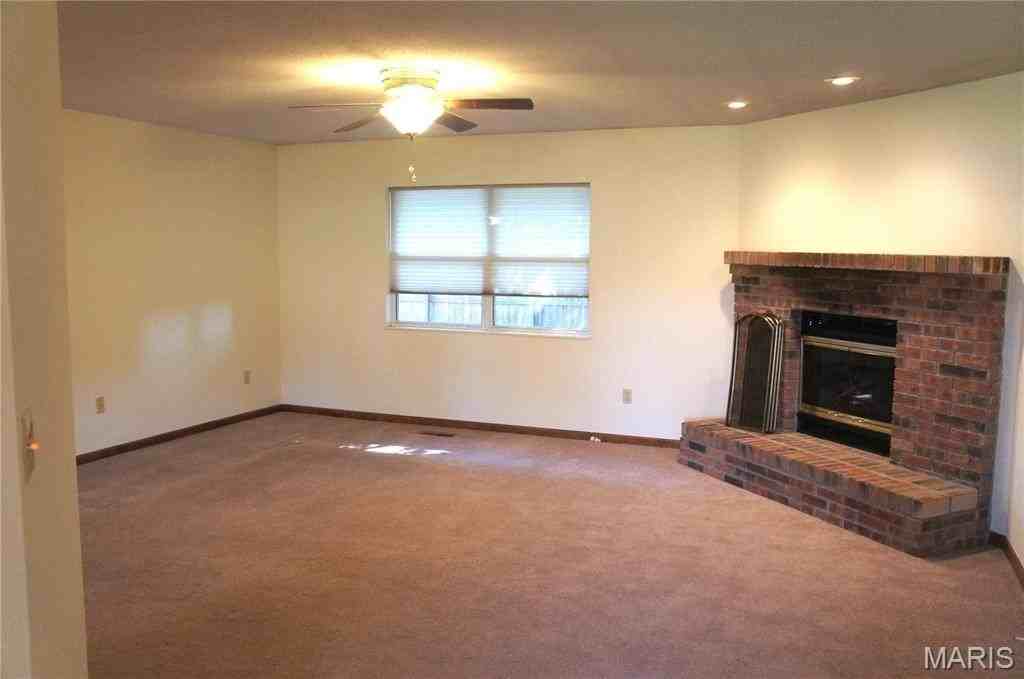 1631 Thunderbird Ln - Photo 2 of 30
