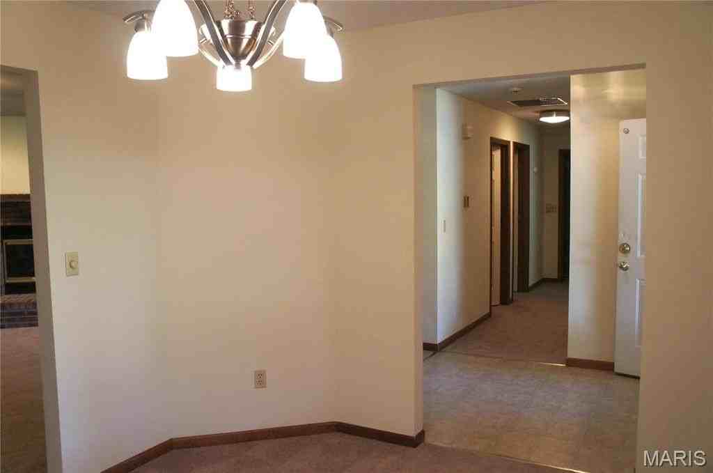 1631 Thunderbird Ln - Photo 5 of 30