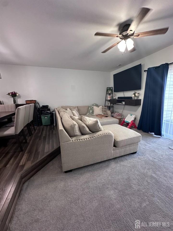 23 Washington Ct - Photo 5 of 11