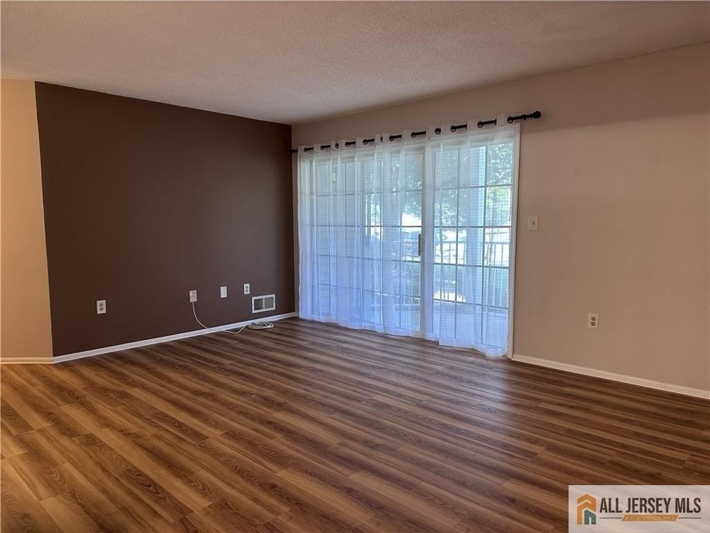 171 Lindsey Ct #2915 - Photo 2 of 10