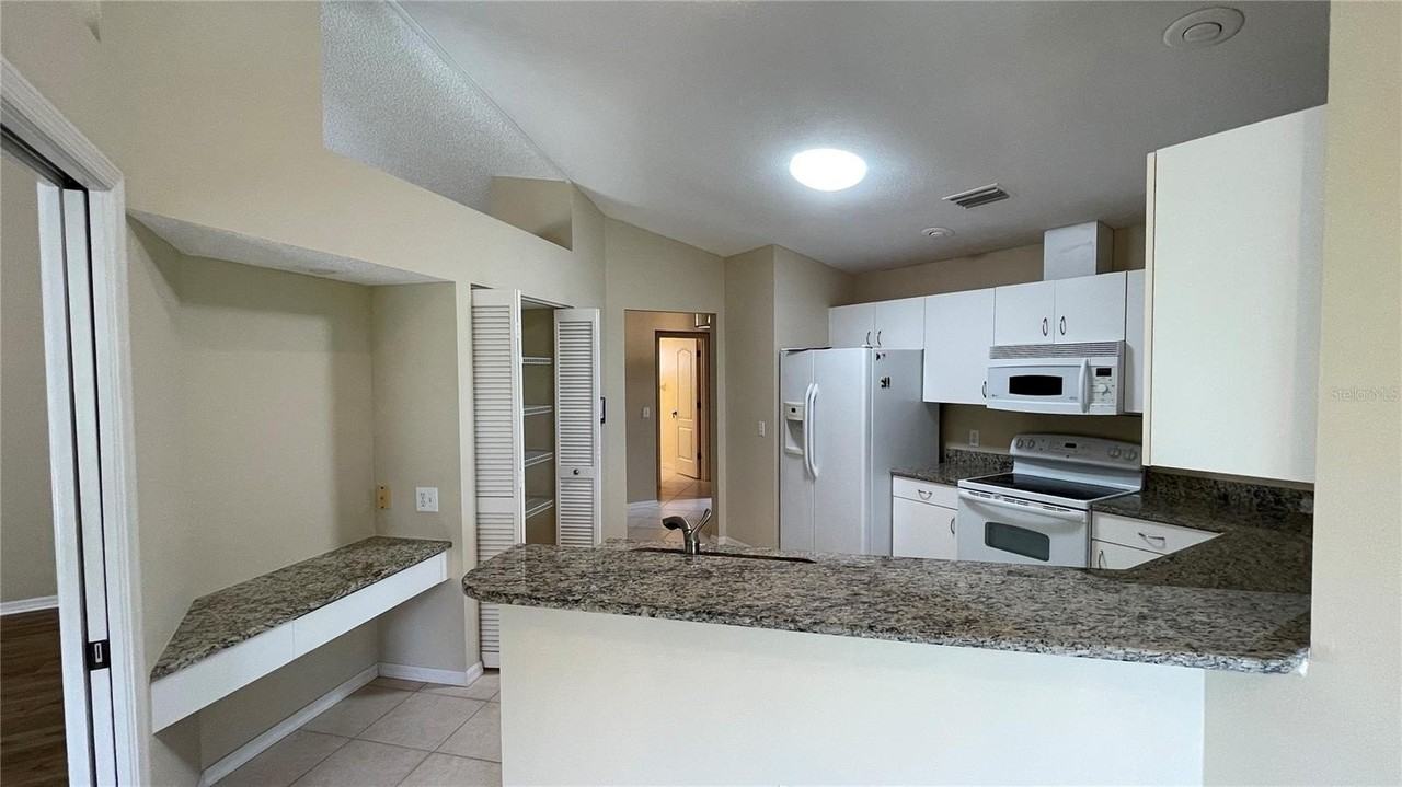 4456 Del Sol Blvd - Photo 5 of 24