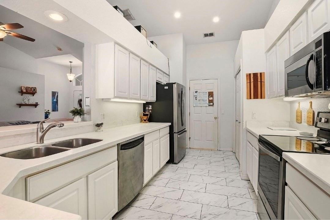 7362 Beaumont Dr - Photo 4 of 13