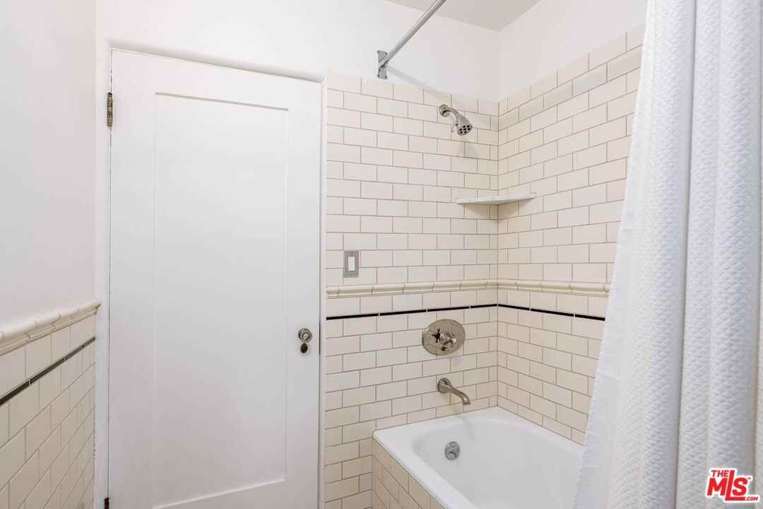 1539 Ensley Ave - Photo 2 of 8