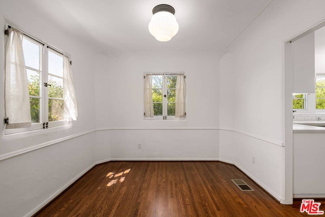 1539 Ensley Ave - Photo 6 of 8