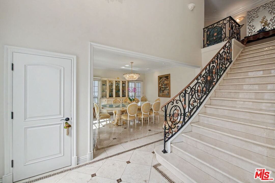 204 Foothill Rd - Photo 7 of 8