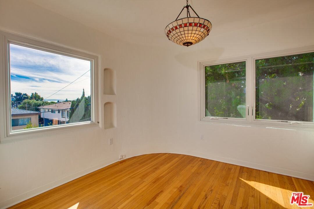 2534 7th St #4 - Photo 7 of 8