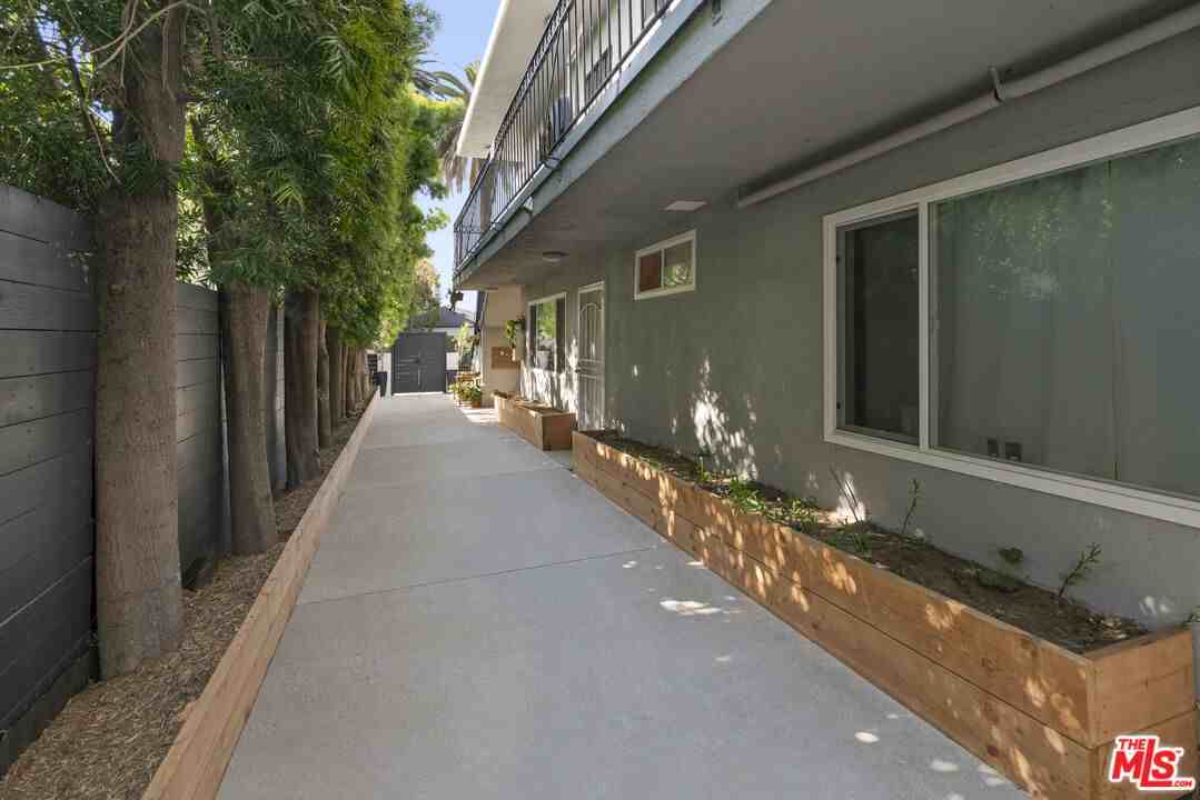 656 Indiana Ave #2 - Photo 2 of 8