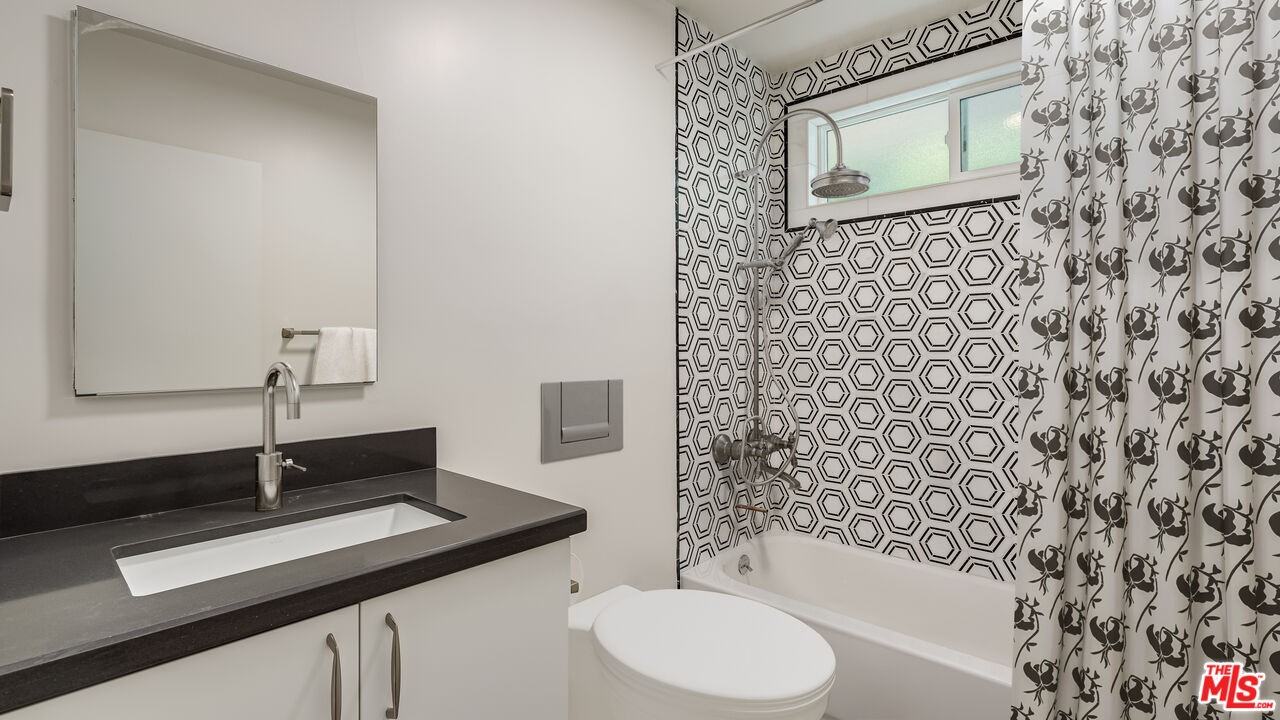 656 Indiana Ave #2 - Photo 5 of 8