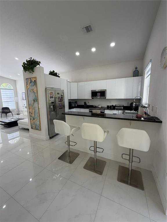 2330 Sw 132nd Way - Photo 2 of 8