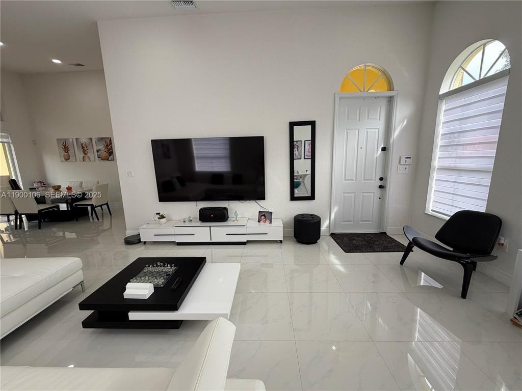 2330 Sw 132nd Way - Photo 3 of 8