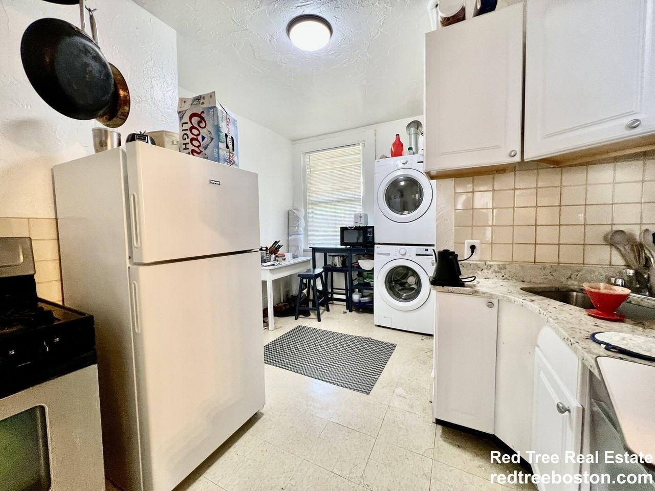 4 Adella Pl #U1 - Photo 3 of 8