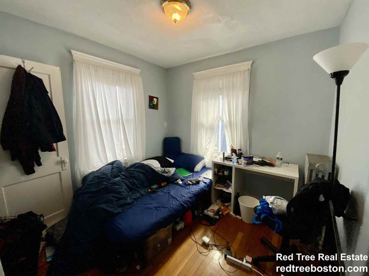 4 Adella Pl #U1 - Photo 7 of 8