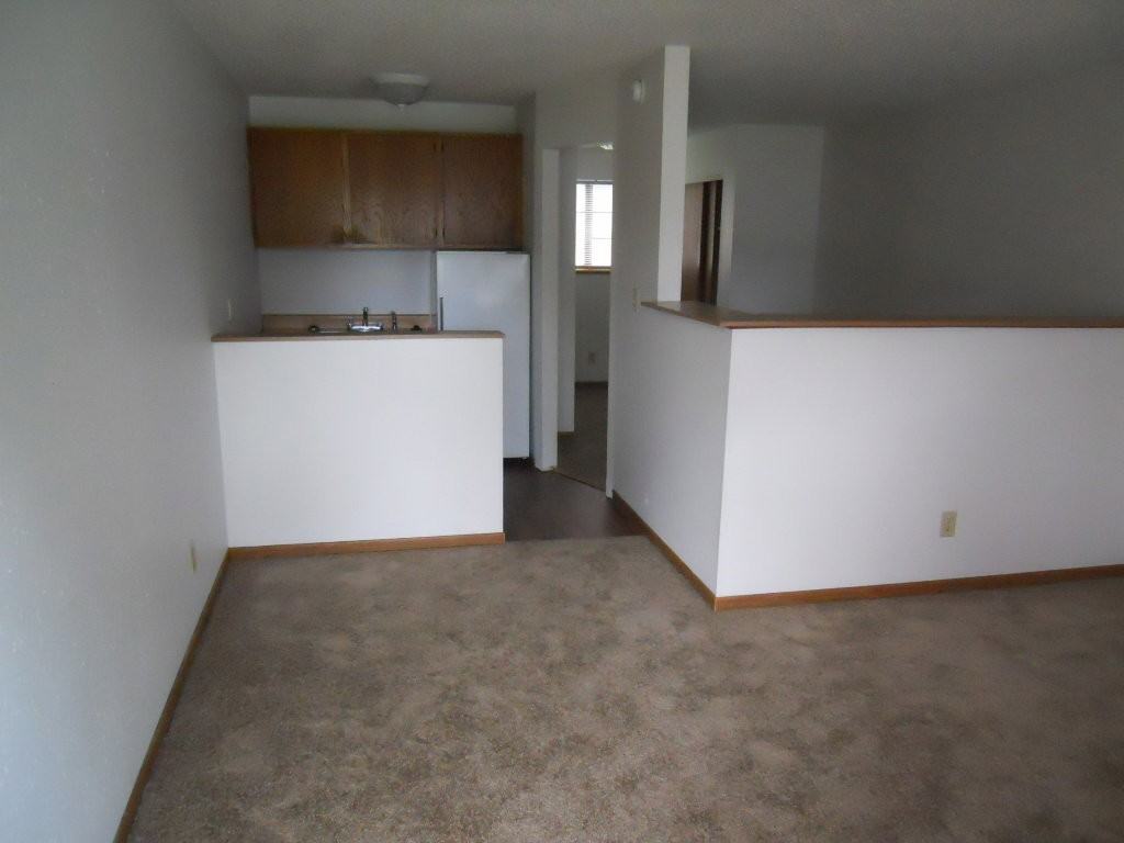 1507 W 5th St - Photo 2 of 5