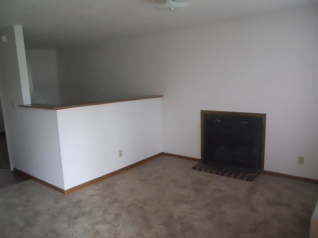 1507 W 5th St - Photo 3 of 5
