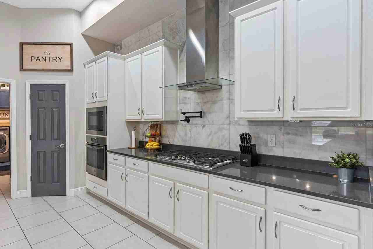 6504 Maiden Sea Dr - Photo 5 of 47