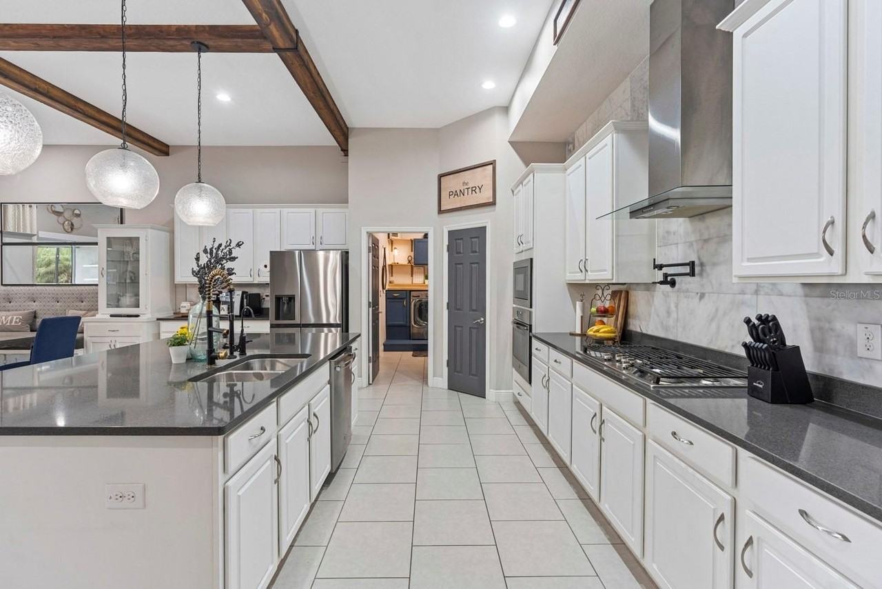 6504 Maiden Sea Dr - Photo 6 of 47