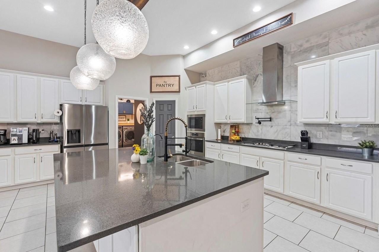 6504 Maiden Sea Dr - Photo 7 of 47