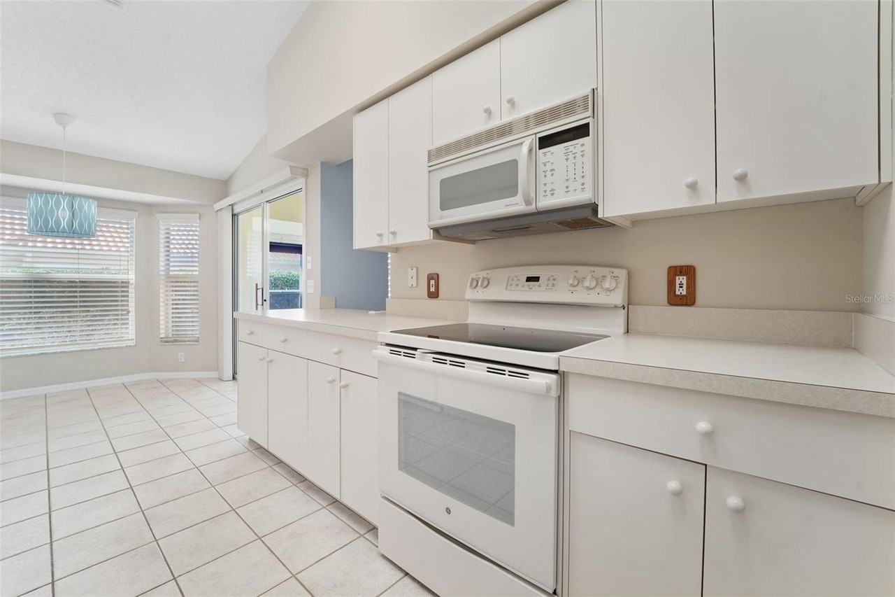 1031 Almondwood Dr - Photo 4 of 37