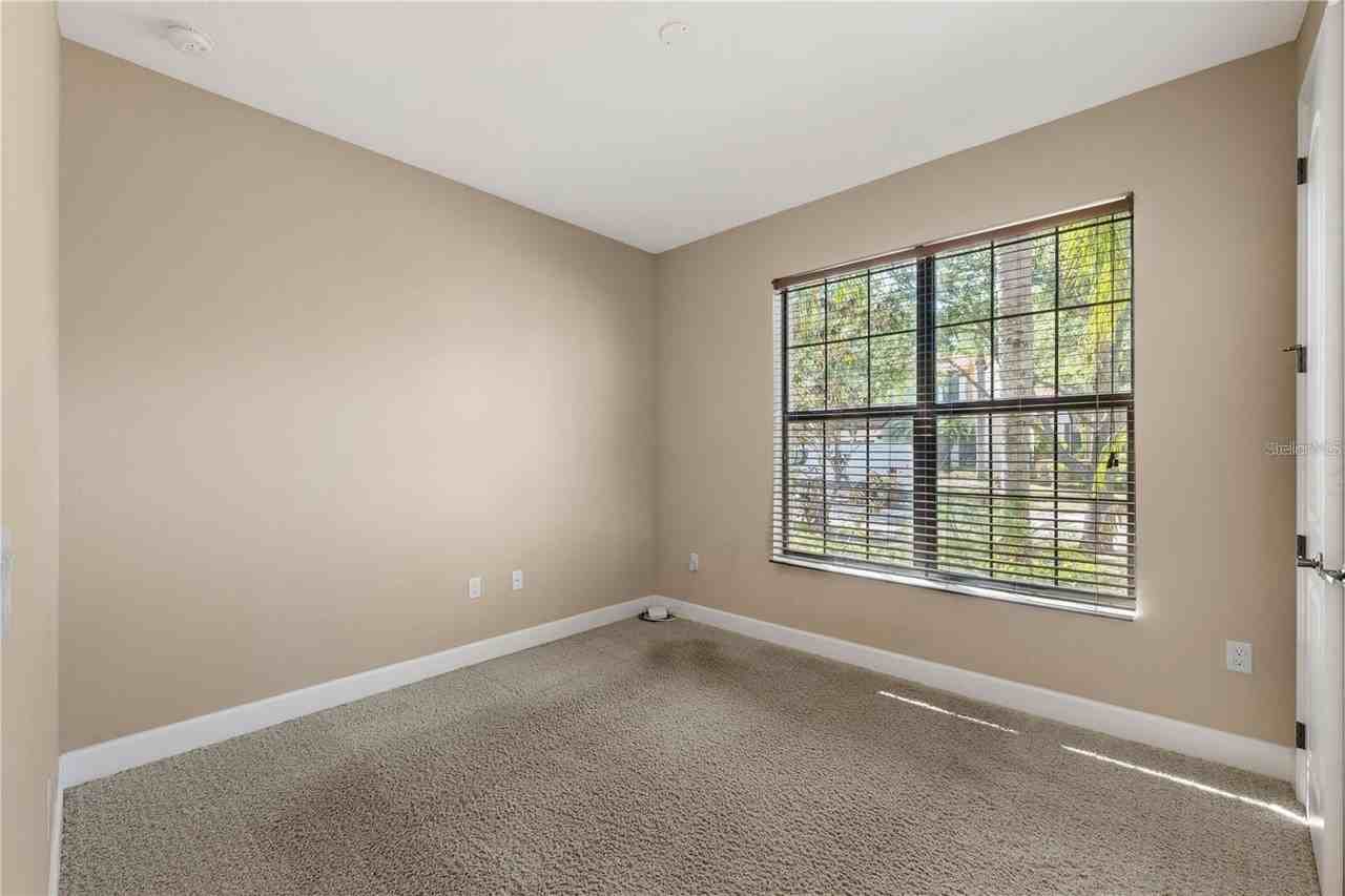 20329 Heritage Point Dr - Photo 5 of 21