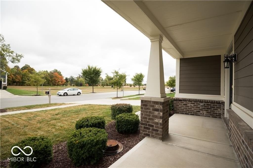 15665 Eastpark Dr - Photo 5 of 50