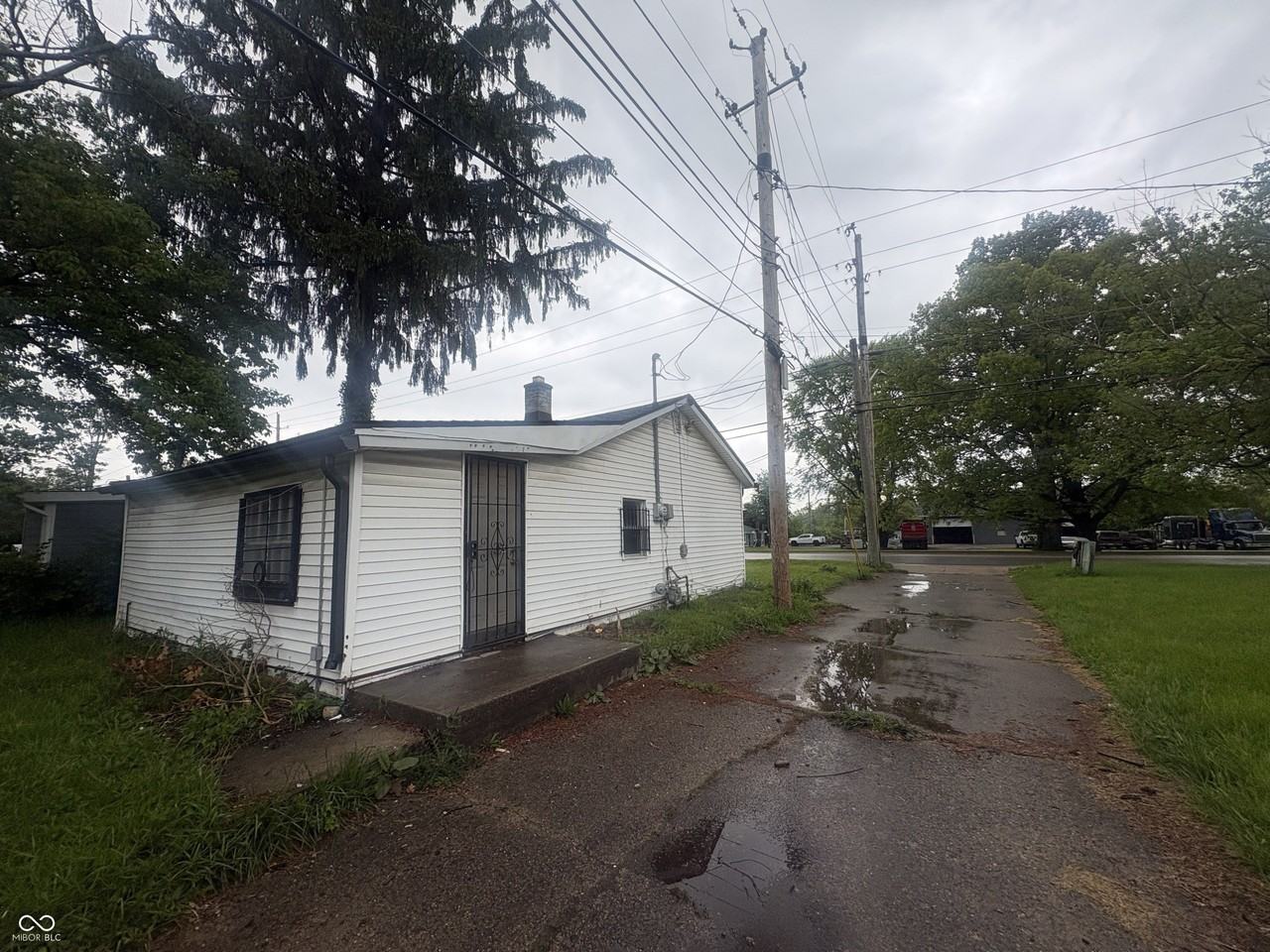 4615 E 30th St - Photo 4 of 14