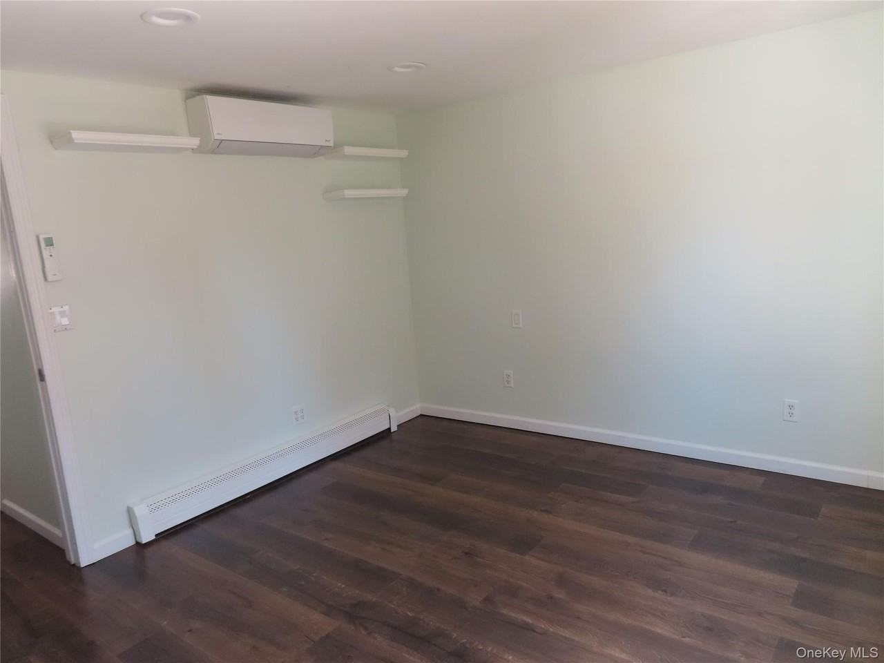 94 Neptune Ave - Photo 6 of 12