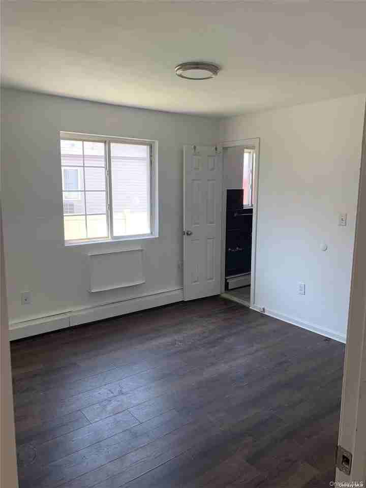 14228 123rd Ave #1 - Photo 3 of 4