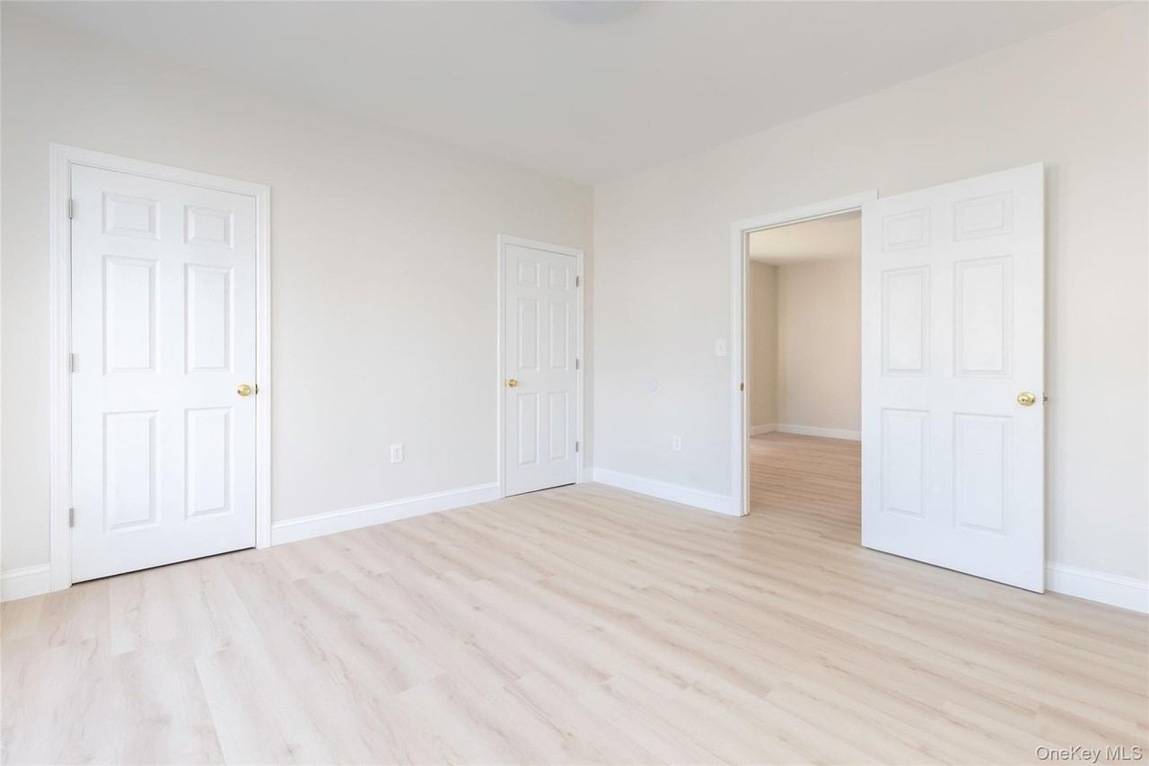 106 Winnikee Ave #3 - Photo 3 of 18