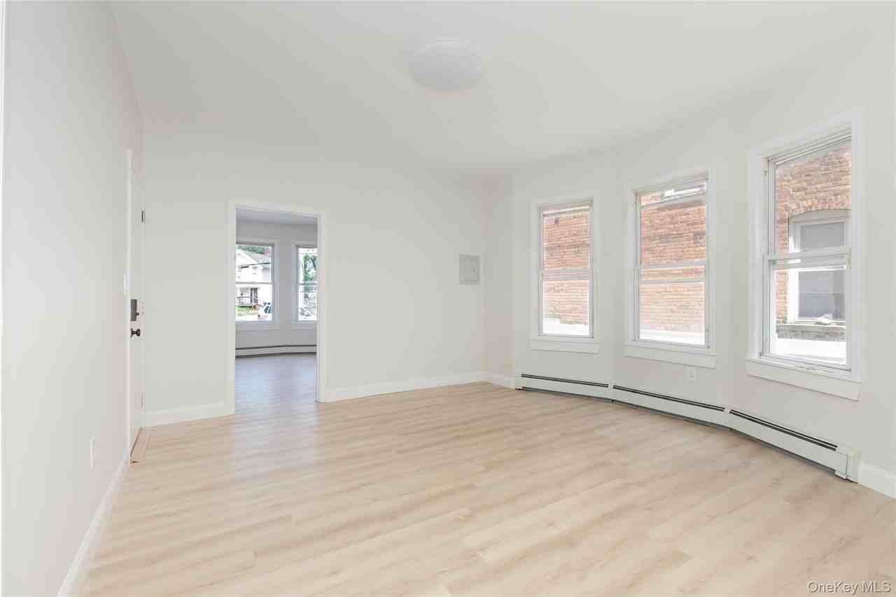 106 Winnikee Ave #3 - Photo 4 of 18