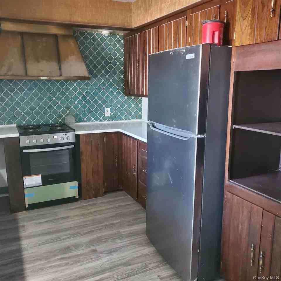 111 Vineyard Ave Apt B #111B - Photo 2 of 9