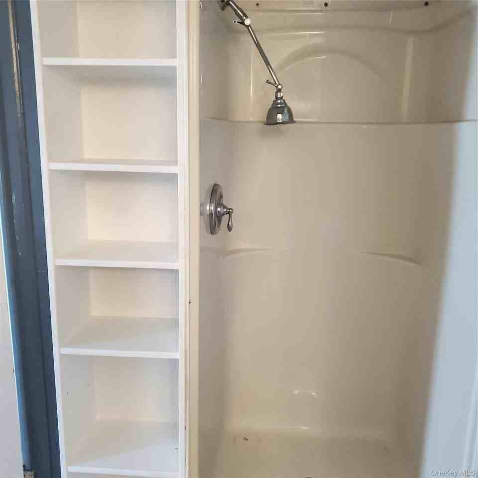 111 Vineyard Ave Apt B #111B - Photo 7 of 9