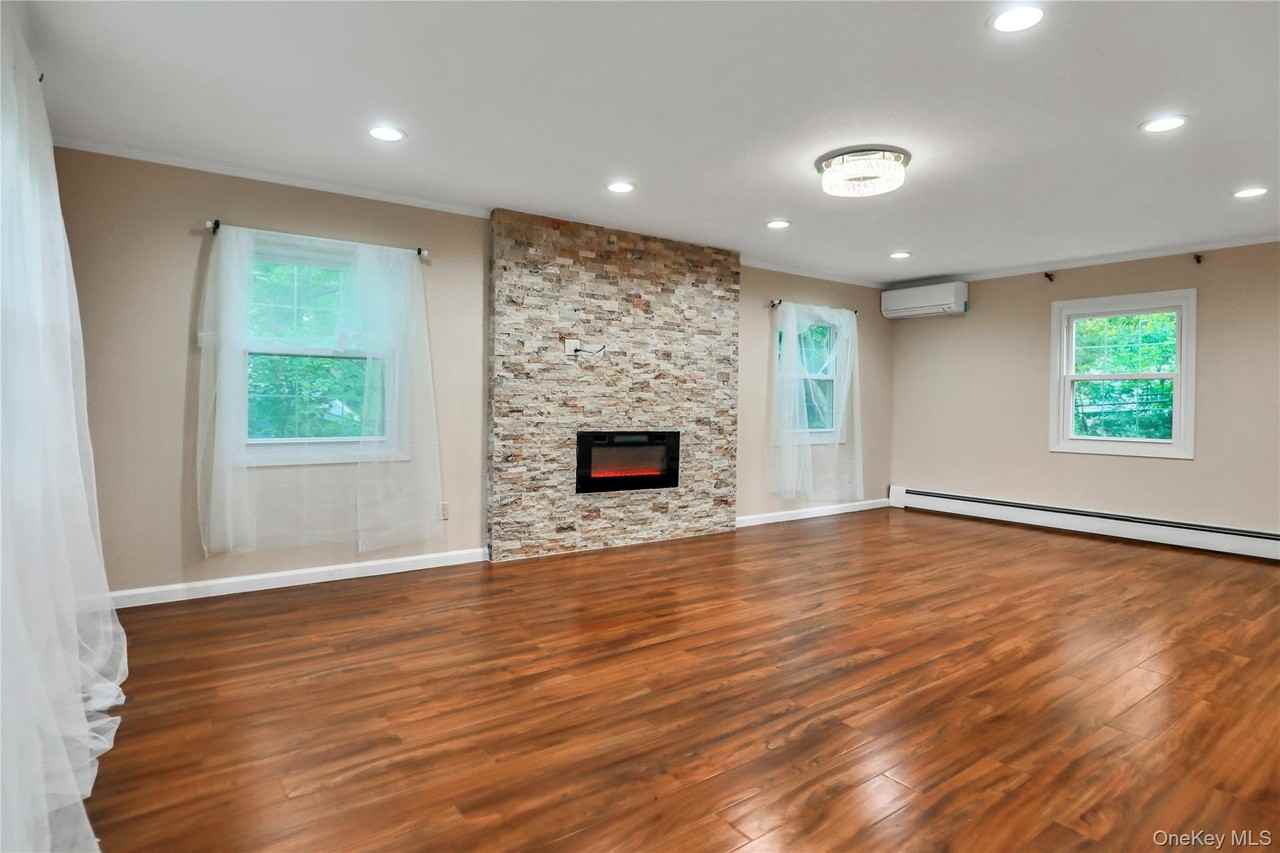 40 Seabrook Ln - Photo 2 of 16