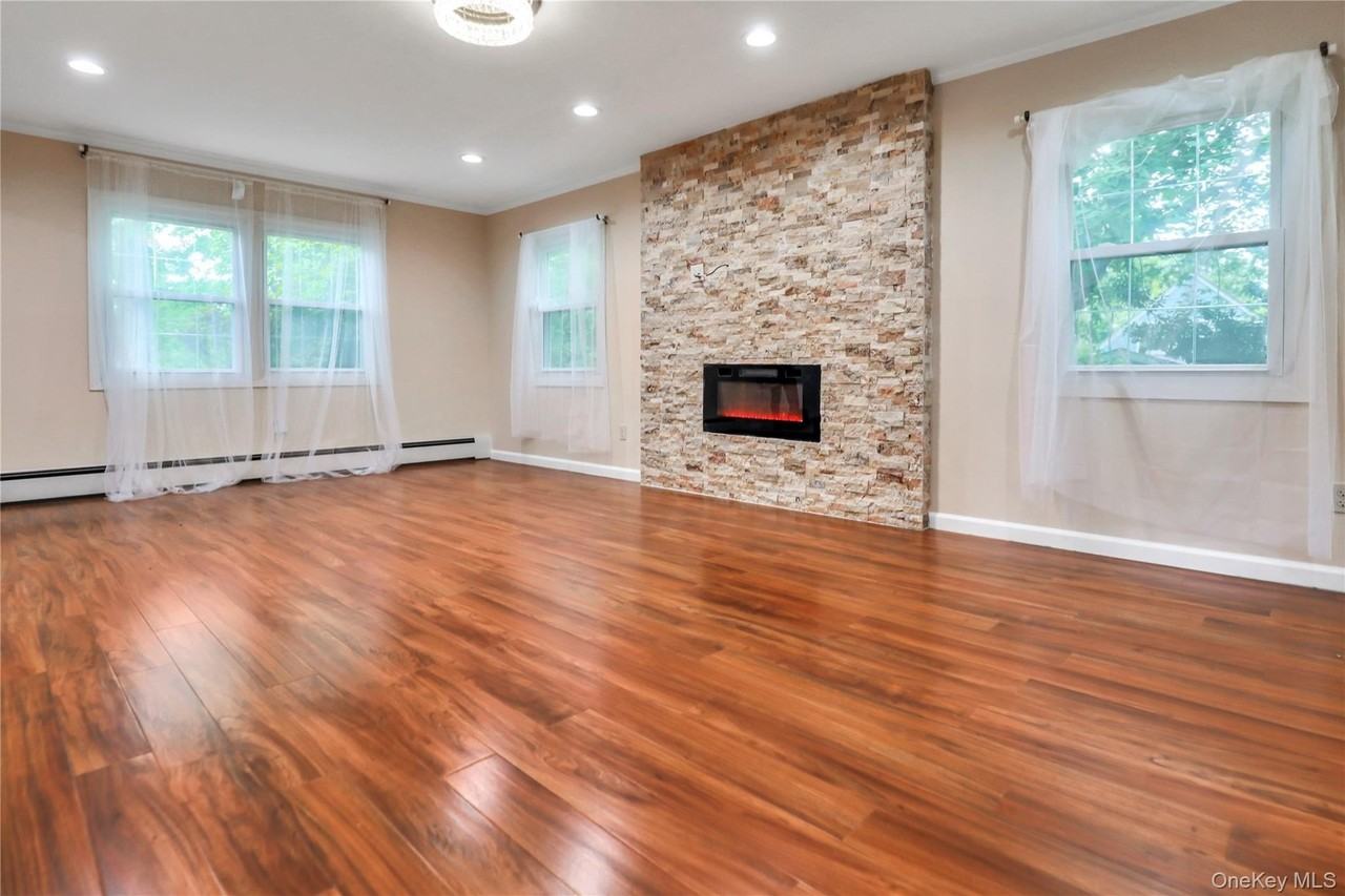 40 Seabrook Ln - Photo 3 of 16
