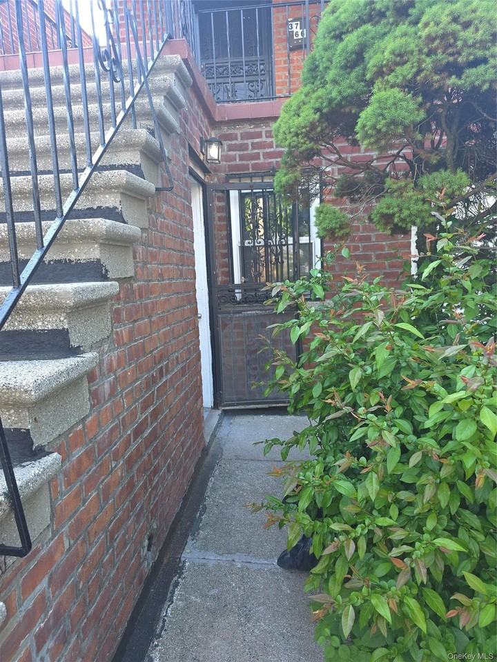 3766 Bronxwood Ave #GL - Photo 3 of 9