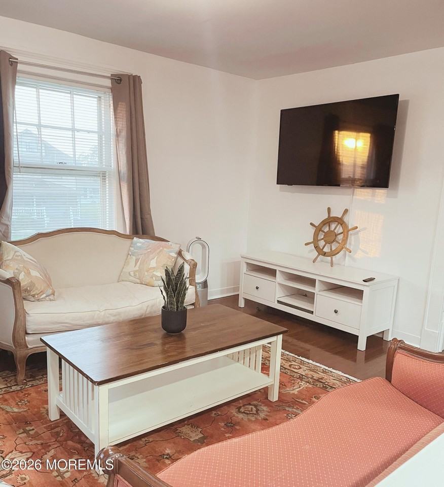 60 Pavilion Ave #2 - Photo 5 of 11