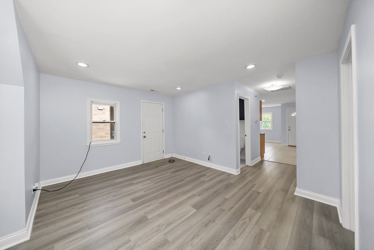 3055 N Nordica Ave #2 - Photo 3 of 11