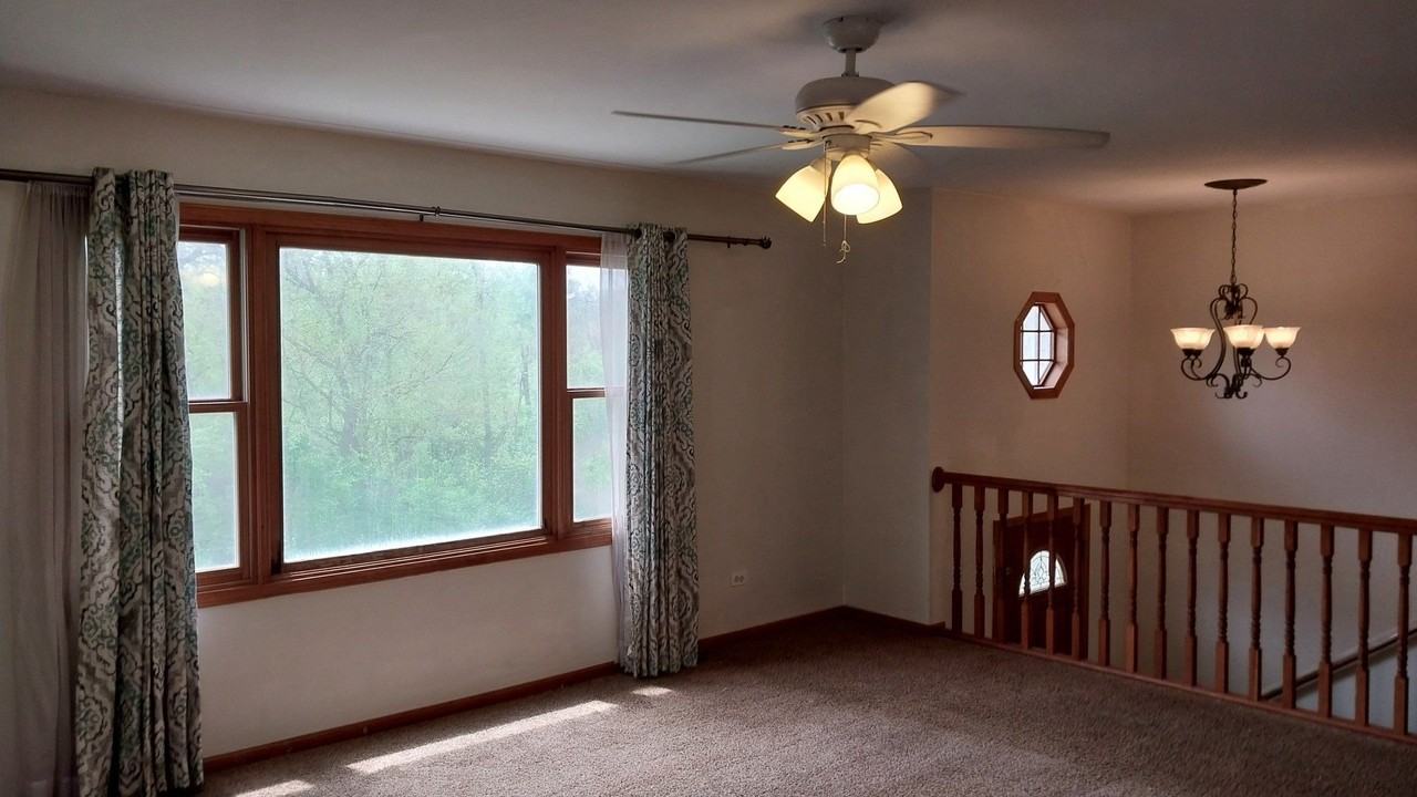 5420 Hillside Dr - Photo 4 of 31