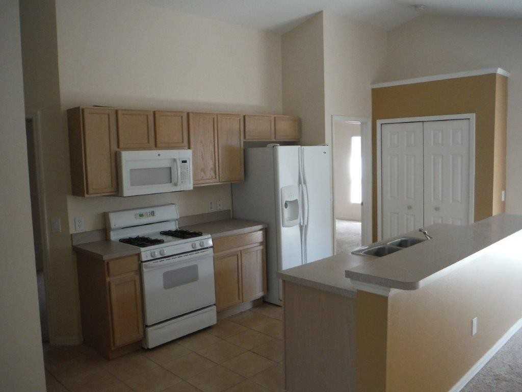 7615 Devonbridge Garden Way - Photo 3 of 10