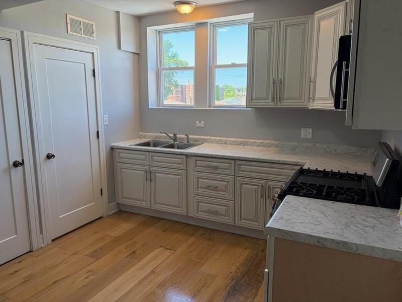 9410 S Laflin St #3 - Photo 4 of 7