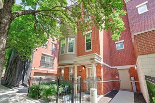 1409 N Burling St - Photo 1 of 1