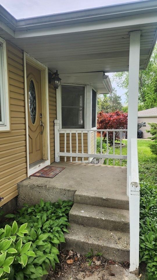20831 N Maple Ct - Photo 2 of 29