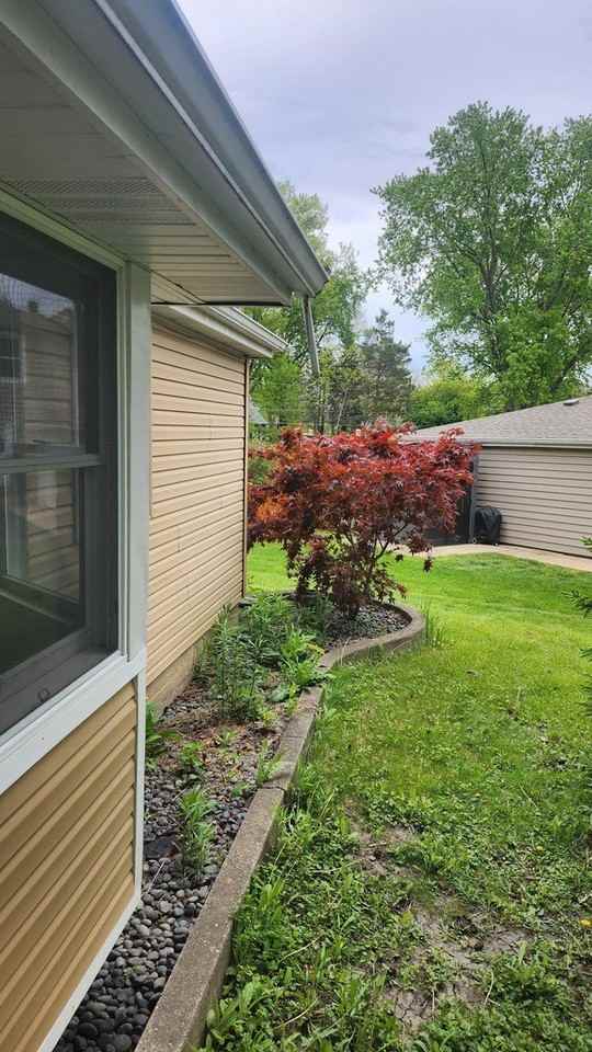 20831 N Maple Ct - Photo 3 of 29