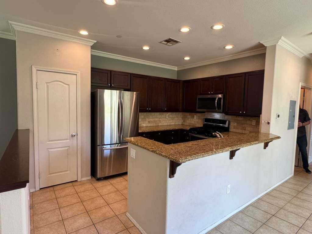 16736 Nicklaus Dr #39 - Photo 5 of 36