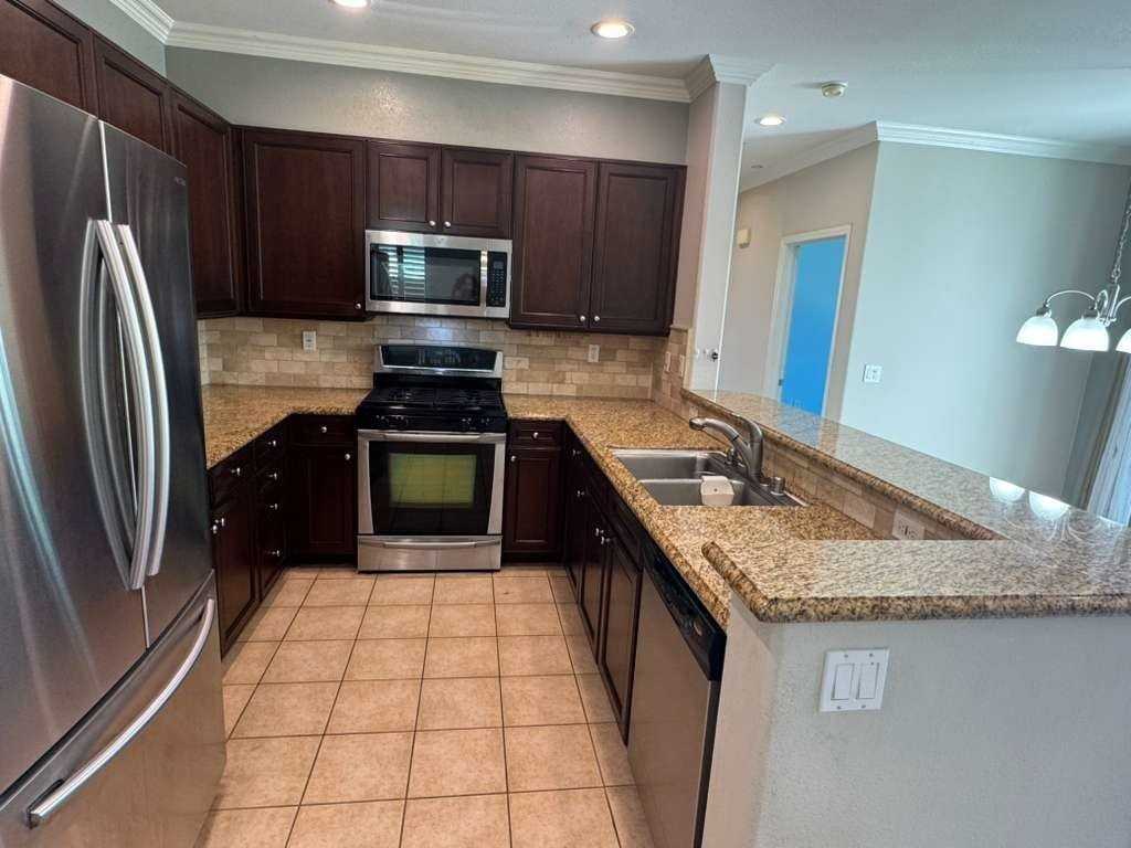 16736 Nicklaus Dr #39 - Photo 6 of 36