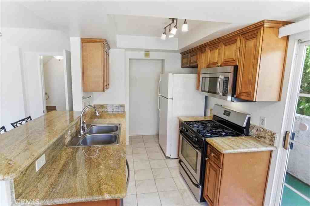 14727 Magnolia Blvd #110 - Photo 4 of 14